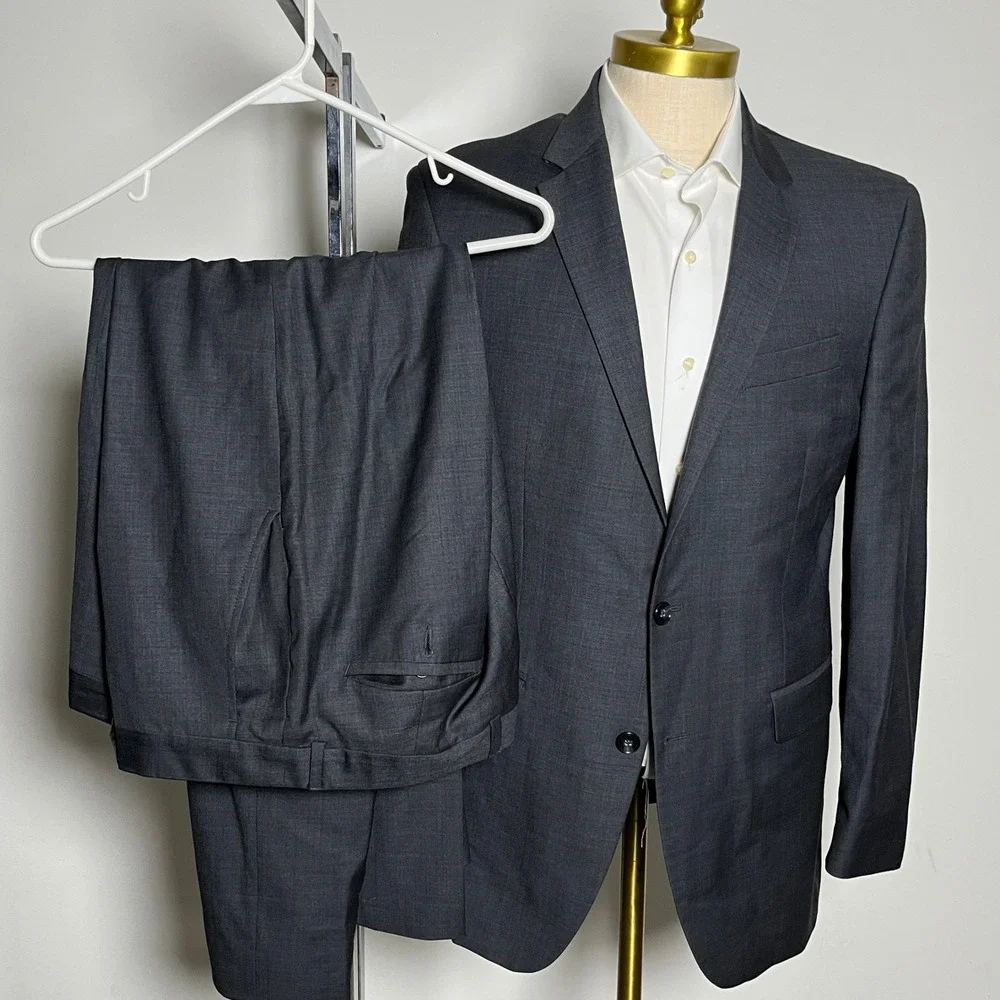 Kenneth Cole Suit Mens 42R 36W Charcoal Grey Solid 100% Wool 2-Button Modern
